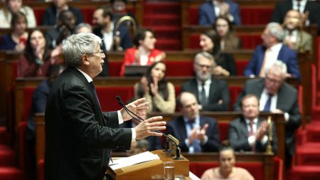 LFI défend la motion de censure contre le gouvernement Barnier : « Nous faisons l’histoire » :
Vidéo
"Nous faisons aujourd'hui l'histoire" : le député LFI Eric Coquerel a défendu la motion de censure de la gauche, qui "va emporter" le gouvernement Barnier