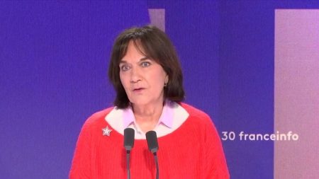 Laurence Rossignol déplore l’insuffisance de la mise en examen pour écarter des fonctions publiques La mise en examen n'est "plus une raison suffisante pour ne pas exercer de fonctions publiques", déplore la socialiste Laurence Rossignol