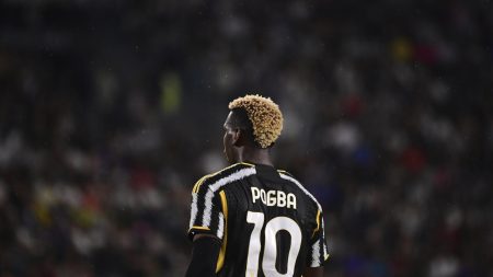 Le héros déchu du football français Pogba découvre l'esprit corinthien du Brésil