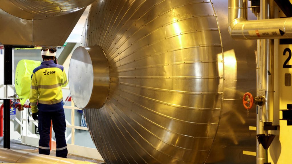 Le réacteur nucléaire le plus puissant de France rejoint le réseau après un hold-up de 13 milliards d'euros