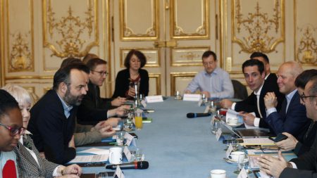 L’enquête sur la gestion du Covid par le gouvernement français se termine sans inculpation