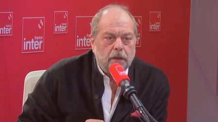Marine Le Pen se prépare une présidentielle anticipée "parce qu'elle craint un verdict d'inéligibilité" dans son procès, estime Éric Dupond-Moretti