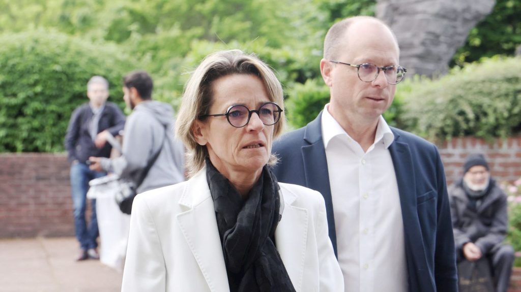 "Ça a brisé ma vie", réagit Mélanie Boulanger, ancienne maire de Canteleu, après sa relaxe définitive dans l'affaire de trafic de drogue