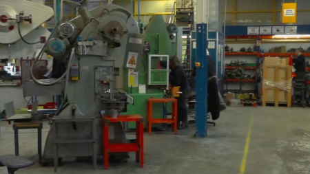 Menace de censure Barnier : Impact sur les entreprises Menace de censure du gouvernement Barnier : quelles conséquences pour les entreprises ?