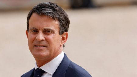 Montreuil : Électeurs de gauche déçus par le nouveau gouvernement Valls et « des arrivistes » "Manuel Valls entre par la fenêtre", "le bal des morts-vivants", "des arrivistes" : à Montreuil, des électeurs de gauche dégoûtés par le nouveau gouvernement