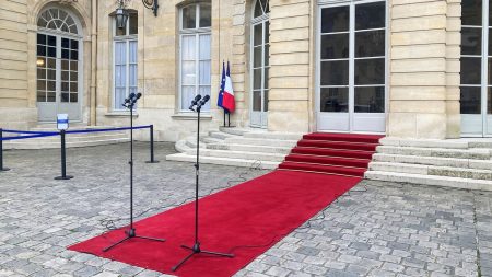 Nomination de François Bayrou comme Premier ministre : récit des heures tendues et annonce retardée Entretien "très tendu", annonce retardée... Le récit des dernières heures qui ont conduit à la nomination de François Bayrou comme Premier ministre