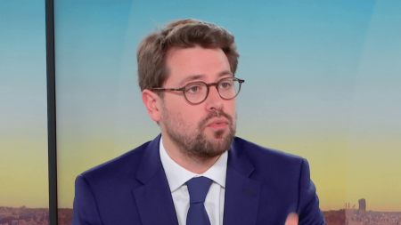 Nouveau gouvernement : "Il se moque de nous", lance le député écologiste Benjamin Lucas à propos de François Bayrou