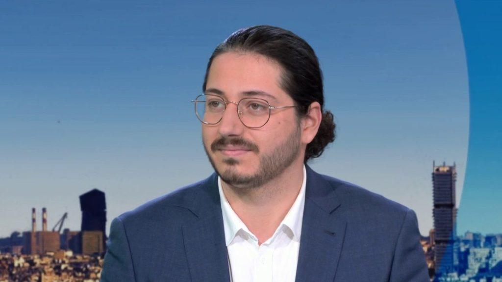 Nouveau gouvernement : Emmanuel Macron "essaie de faire tout pour conserver un maximum de pouvoir", affirme le député LFI Aurélien Le Coq