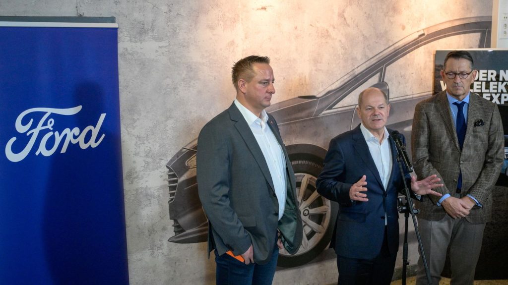 "Nous voulons que toute l'Europe fasse un effort" : Olaf Scholz plaide pour une prime européenne à l'achat d'une voiture électrique
