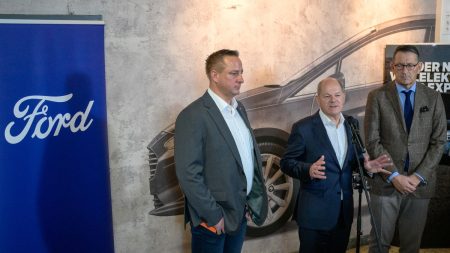 Olaf Scholz demande une prime européenne pour l’achat de voitures électriques "Nous voulons que toute l'Europe fasse un effort" : Olaf Scholz plaide pour une prime européenne à l'achat d'une voiture électrique