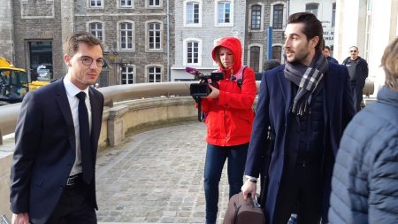 Pas-de-Calais : l’ex-maire d’Hesdin condamné pour prise illégale d’intérêts, portera un bracelet électronique Pas-de-Calais : reconnu coupable de prise illégale d'intérêts, l'ancien maire d'Hesdin condamné à porter un bracelet électronique