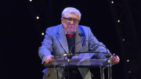 "Je suis un passeur, pas un critique de cinéma" : Patrick Brion présente vendredi sa dernière émission du Cinéma de minuit qu'il a créée