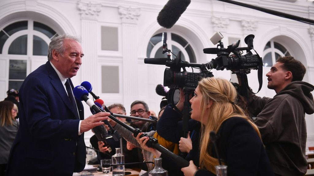 On vous explique la polémique après le déplacement de François Bayrou au conseil municipal de Pau
