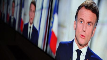 Réactions politiques aux vœux 2025 de Macron : « accusé », « dans le déni », « déconnecté » "Acculé", "dans le déni", "loin du peuple" : les réactions politiques aux vœux d'Emmanuel Macron pour 2025