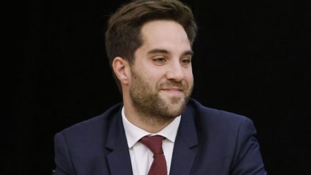 Renversement du gouvernement Barnier : Thomas Ménagé (RN) alerte le futur Premier ministre Gouvernement Barnier renversé : "Une alerte au Premier ministre qui viendra", prévient le RN Thomas Ménagé