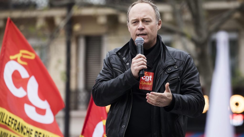 Retraites : "reprendre la réforme sans l'abroger, c'est totalement insuffisant", selon Denis Gravouil, le secrétaire confédéral de la CGT