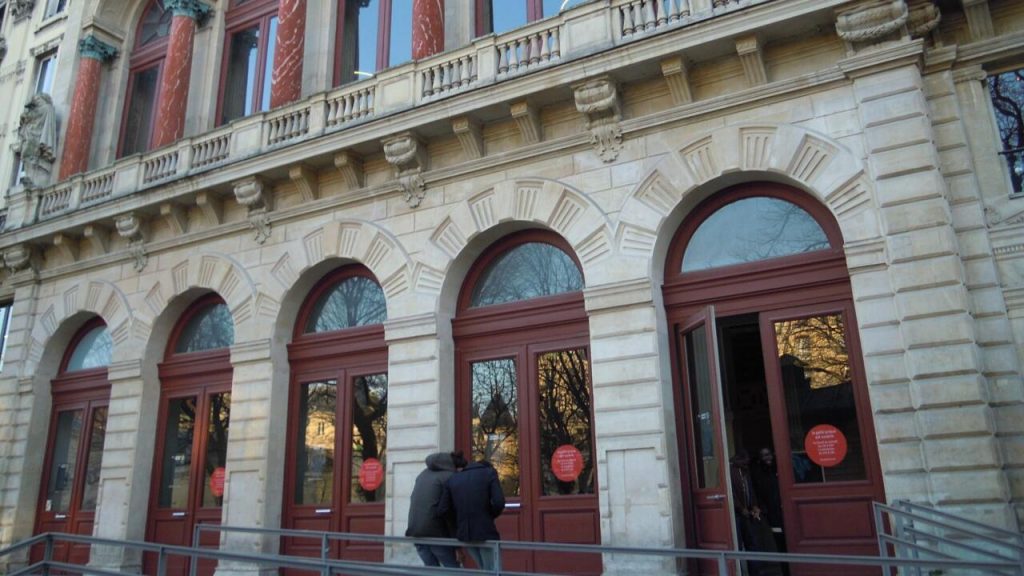 Un lieu culturel parisien fermé car des mineurs sans abri occupent le bâtiment