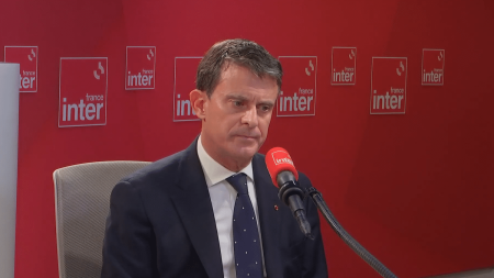 Valls nommé ministre des Outre-mer : il accepte pour les défis et risques qu’il aime Nommé ministre des Outre-mer, Manuel Valls dit avoir accepté parce qu'il "aime les défis et prendre des risques"
