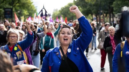 Avortement : 50 ans après la loi Veil, les femmes toujours confrontées à des obstacles importants :
Témoignages
"On m'a traitée de meurtrière" : 50 ans après la loi Veil, les femmes souhaitant avorter sont toujours confrontées à de multiples obstacles