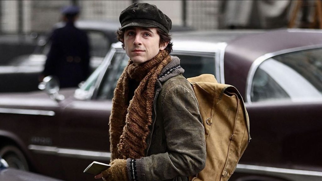 Timothée Chalamet joue Bob Dylan : cinq choses à savoir sur le biopic "Un parfait inconnu" de James Mangold