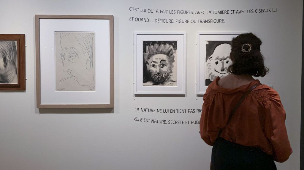 Une exposition consacrée à Jacques Prévert, au musée de Montmartre
          À l’occasion de la célébration du centenaire du surréalisme et du 70e anniversaire de l’installation de Prévert dans le 18e arrondissement de Paris, le musée de Montmartre met le poète à l’honneur.