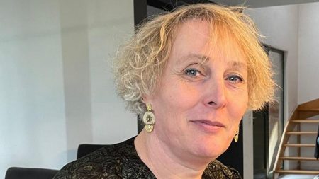 Agressions subies en tant qu’élue : confidences de Marie Cau, première maire transgenre démissionnaire :
Témoignage
"Les agressions que j'ai subies, c'est surtout en tant qu'élue" : après sa démission, les confidences de Marie Cau, première maire transgenre