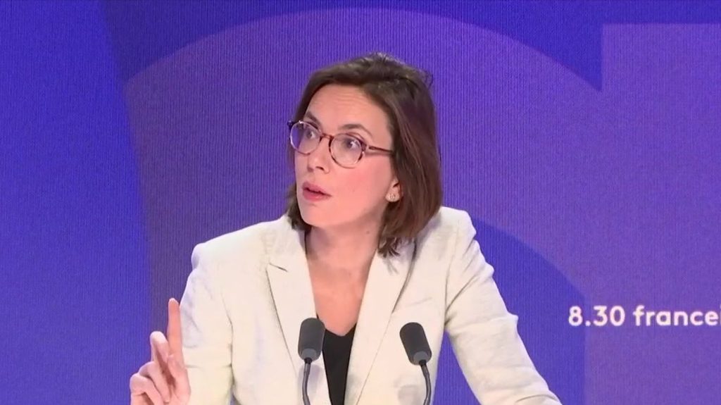 Budget : "La censure a un coût de 12 milliards d'euros pour les Français", alerte Amélie de Montchalin