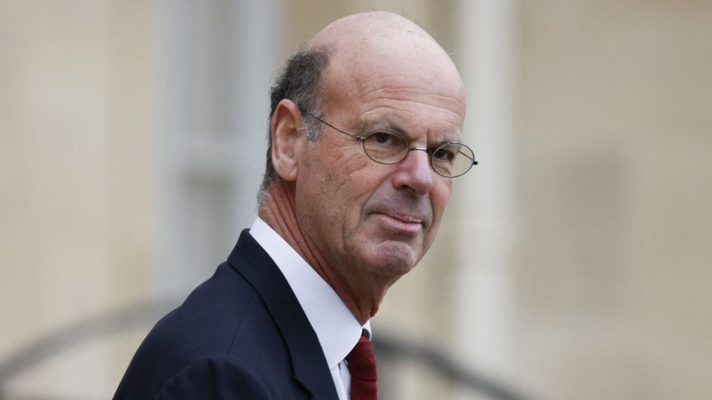 Budget 2025 : le ministre de l'Économie Eric Lombard poursuit son opération déminage auprès des socialistes