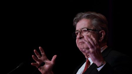 Budget 2025 : Mélenchon dénonce la « forfaiture » et « servilité » du PS, des Écolos et du PCF Négociations du budget 2025 : Jean-Luc Mélenchon dénonce la "forfaiture" et la "servilité" du PS, des Ecologistes et du PCF