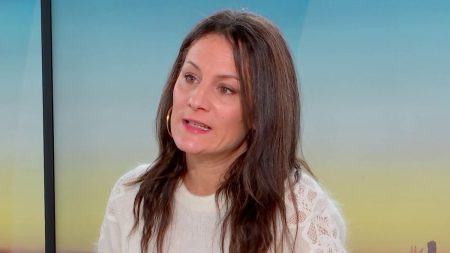 Budget 2025 : la députée PCF Elsa Faucillon critique le Sénat sur les très grosses fortunes Budget 2025 : "Le texte voté au Sénat ne veut pas toucher au capital et aux très grosses fortunes", dénonce la députée PCF Elsa Faucillon