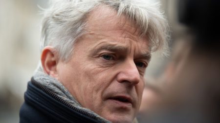 Budget : Fabien Roussel (PCF) encourage à approfondir le dialogue après réunion à Bercy Budget : "On a amorcé un début de dialogue qui doit nous inviter à aller plus loin", affirme le communiste Fabien Roussel après sa réunion à Bercy