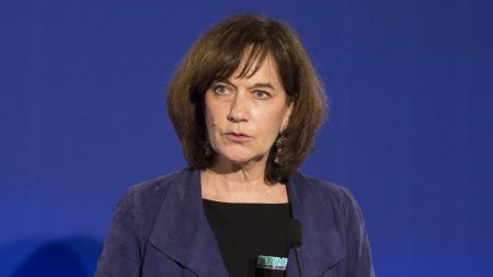 Budget : La sénatrice Laurence Rossignol s’oppose et votera contre le texte. Budget : "Nous allons nous opposer et voter contre" le texte, déclare la sénatrice socialiste Laurence Rossignol