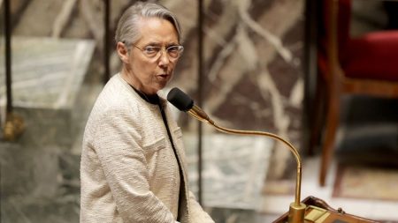 Budget : le gouvernement abandonne la suppression de 4 000 postes dans l’Éducation nationale Budget : le gouvernement revient sur la suppression des 4 000 postes dans l'Education nationale