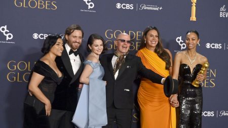 Cinéma : "On est très fiers de notre travail", réagit la chanteuse et compositrice française Camille Ducol, "meilleure chanson originale" aux Golden Globes pour "El mal", dans le film "Emilia Pérez"