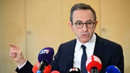 Présidentielle 2027 : les militants LR soutiennent Bruno Retailleau pour représenter la France Présidentielle 2027 : les militants LR soutiennent Bruno Retailleau pour représenter la France