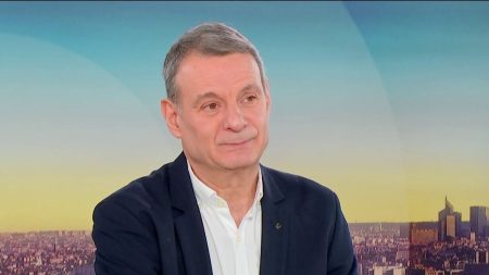 Premier conseil des ministres du gouvernement Bayrou : le budget est "le principal défi" du nouveau Premier ministre, estime le politologue Bruno Cautrès