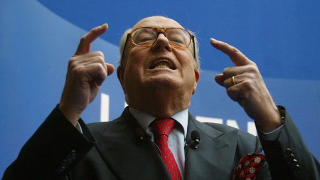 Décès de Jean-Marie Le Pen : combats et provocations à l’extrême droite :
Vidéo
Mort de Jean-Marie Le Pen : une vie de combats et de provocations à l'extrême droite