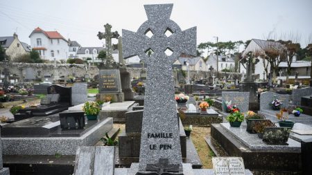 Décès de Jean-Marie Le Pen : obsèques samedi à la Trinité-sur-Mer, d’après le RN Mort de Jean-Marie Le Pen : les obsèques auront lieu samedi à la Trinité-sur-Mer, annonce le vice-président du Rassemblement national