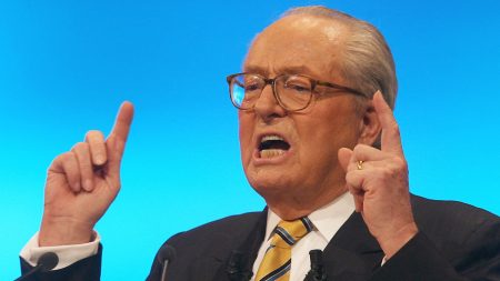 Décès de Jean-Marie Le Pen : parcours politique entre déclarations choquantes et condamnations :
Vidéo
Mort de Jean-Marie Le Pen : un parcours politique marqué par des déclarations choquantes et de nombreuses condamnations pour des outrances