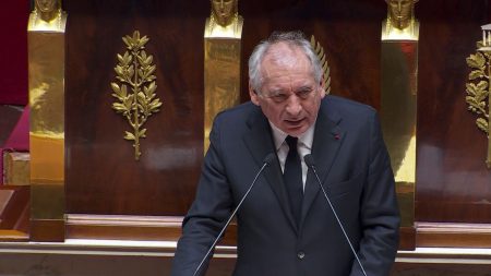 Déficit, pouvoir d’achat, démocratie : Bayrou a-t-il convaincu dans son discours politique ? Discours de politique générale : déficit, pouvoir d'achat, démocratie... François Bayrou a-t-il convaincu ?