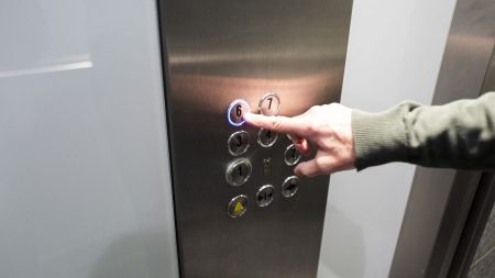 Députés approuvent loi pour lutter contre pannes d’ascenseur Les députés approuvent une proposition de loi pour lutter contre les pannes d'ascenseur