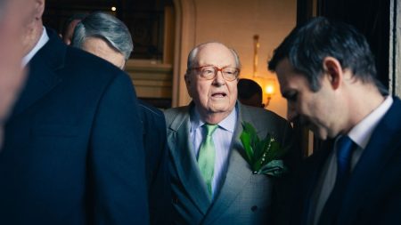 Députés engagés contre Le Pen : symbole du racisme et de l’extrémisme en politique "C'était la figure du méchant en politique, du racisme et de l'outrance" : ces députés racontent pourquoi ils se sont engagés contre Jean-Marie Le Pen