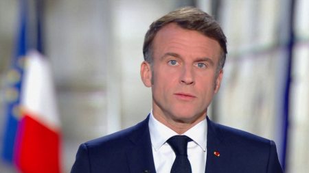 Emmanuel Macron envisage des référendums pour 2025 dès le 1er janvier 1er-Janvier : Emmanuel Macron ouvre la voie à des référendums en 2025
