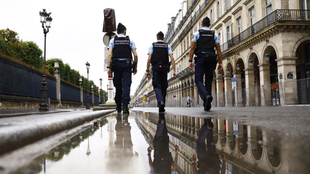 Enregistrer 10 000 gendarmes français blessés dans l'exercice de ses fonctions, explique le chef