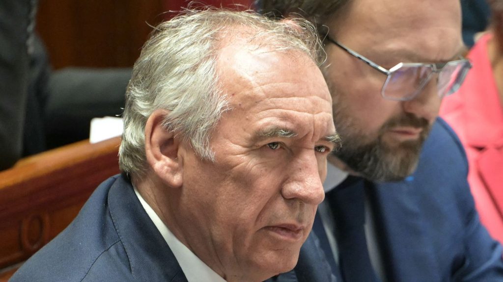 Fin de vie : le souhait de François Bayrou de scinder le texte de loi en deux divise dans les rangs de l'Assemblée nationale