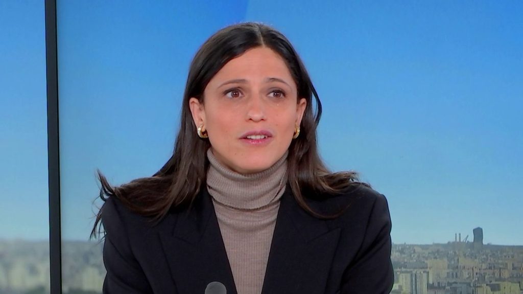 Fin de vie : "Il faut que ce débat ait lieu dans sa totalité", estime la députée Renaissance Éléonore Caroit