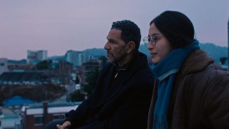 "Hiver à Sokcho" : le cinéaste Koya Kamura met en scène avec poésie l'introspection identitaire d'une jeune métisse franco-coréenne
