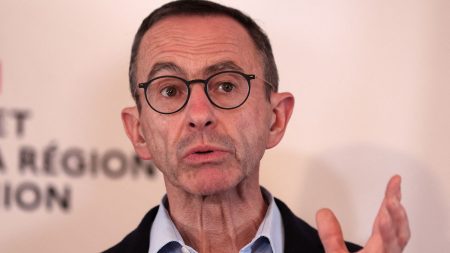 Intérieur : les préfets doivent signaler appels à la haine et apologie du terrorisme Le ministre de l'Intérieur demande aux préfets de signaler systématiquement les messages d'appel à la haine et faisant l'apologie du terrorisme