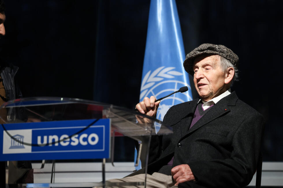 Shelomo Selinger à l'inauguration de ses œuvres d'art remis à l'UNESCO à Paris, le 23 janvier 2025.