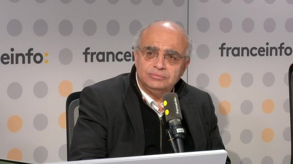 Le ministre de l'Intérieur veut "arrêter les régularisations au fil de l'eau", explique le directeur de l’Office français de l’immigration
